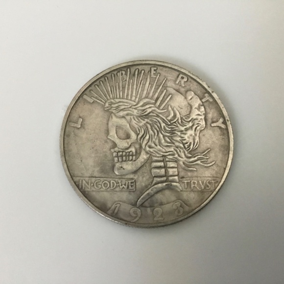 Queen Punk Skull Mohawk Coin & Stainless Locket + 60cm Wheat Link Chain - Picture 4 of 9